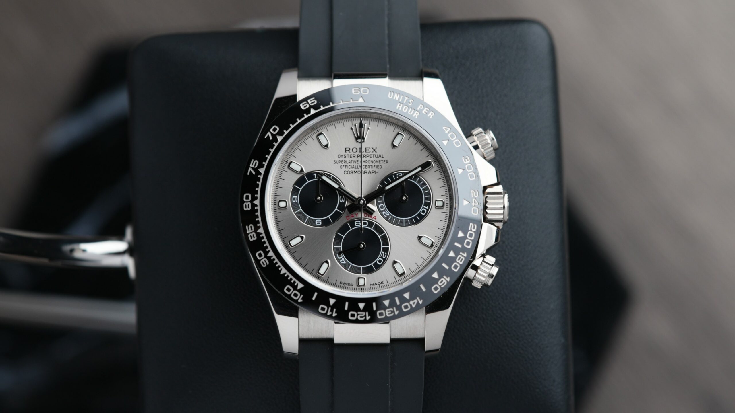 ロレックス・ホワイトゴールドデイトナ愛用の芸能人・中島健人、山内