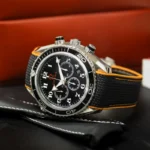 入江陵介（元競泳選手）さんが愛用する腕時計・オメガ シーマスター プラネットオーシャン クロノ オリンピックコレクション Ref.222.32.46.50.01.001