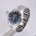 岡田准一さんが愛用する腕時計・オメガ コンステレーション グローブマスター Ref.130.30.39.21.03.001